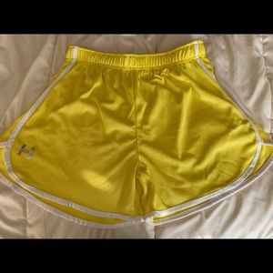 NWT Womens yellow Under Armour athletic shorts, size Large